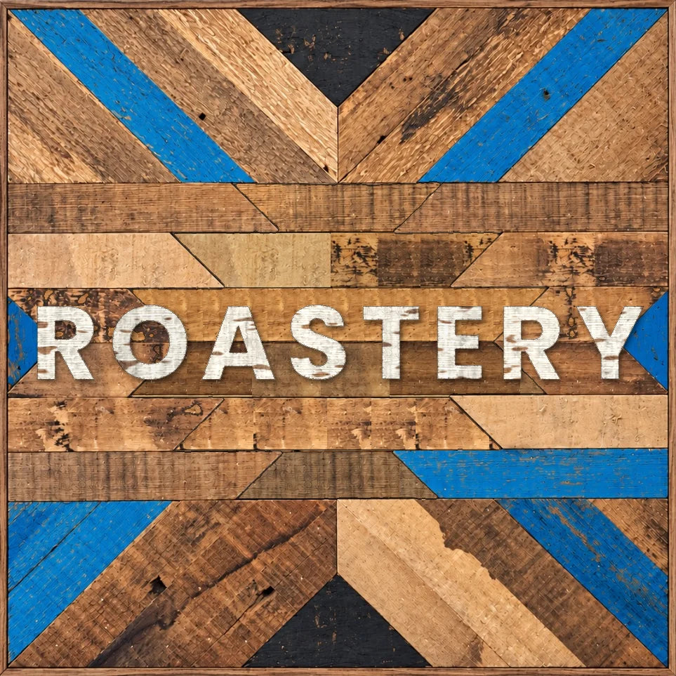 ROASTERYの文字入り古材アートパネル